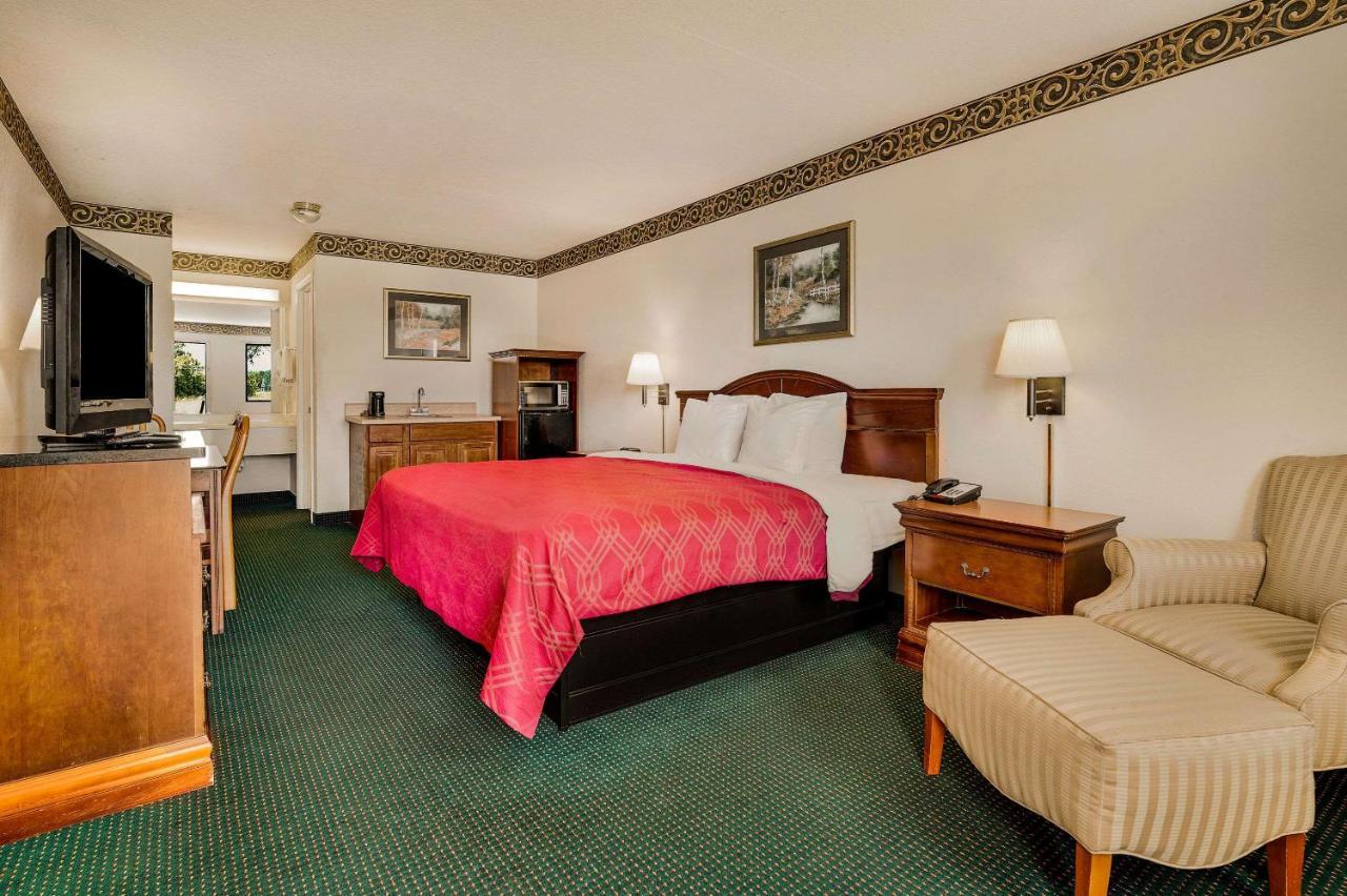 Sandersville Rodeway Inn מראה חיצוני תמונה