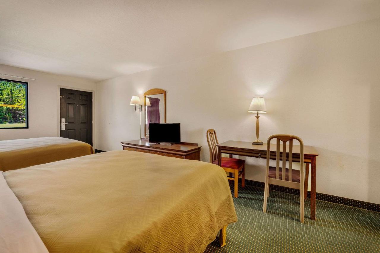 Sandersville Rodeway Inn מראה חיצוני תמונה